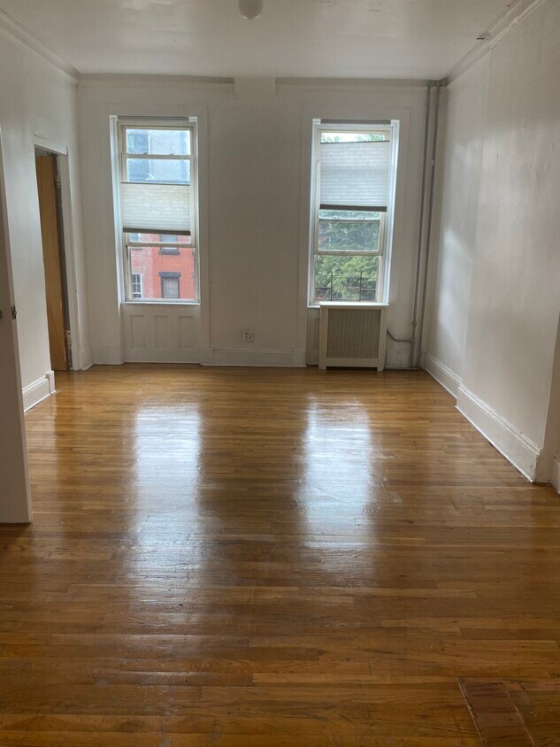 Primary Photo - 393 Douglass St