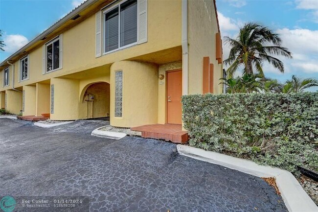 Foto del edificio - 1800 N Ocean Dr