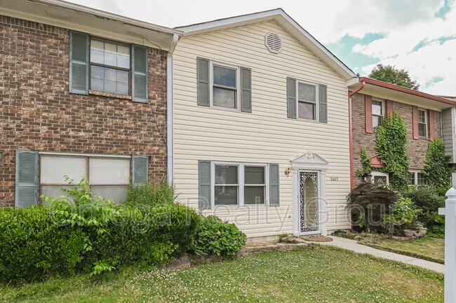 Building Photo - 2407 Hampstead Dr