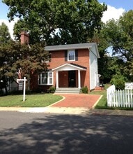 Building Photo - 18 Steele Ave