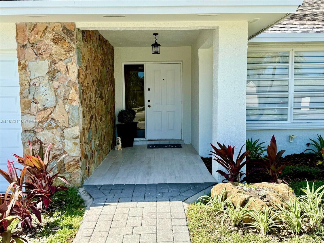 Foto principal - 11561 SW 99th St