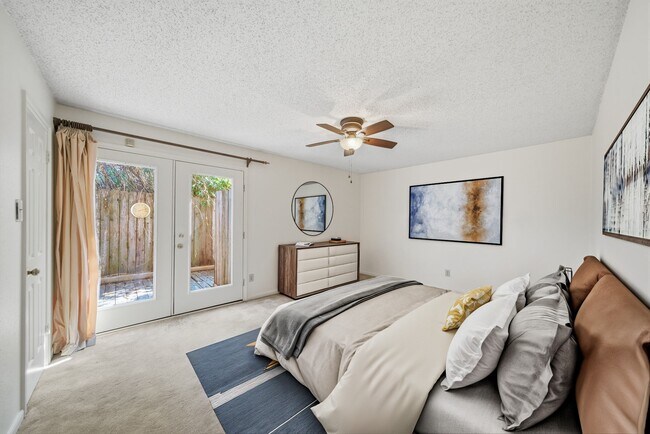 Building Photo - 1311 Antoine Dr