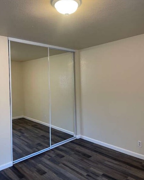 Foto del edificio - 7718 Brentwood Dr