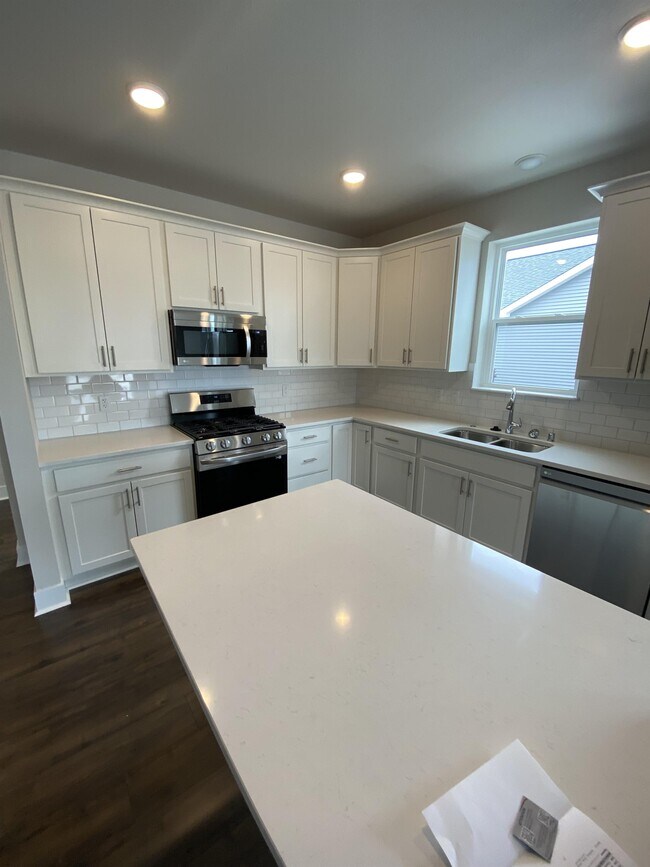 W218N16066 Tiger Lily Dr, Jackson, WI 53037 House Rental in Jackson