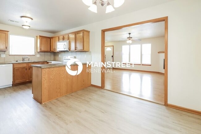Building Photo - 3 Bedroom Pet-Friendly Home in GRAIN VALLE...