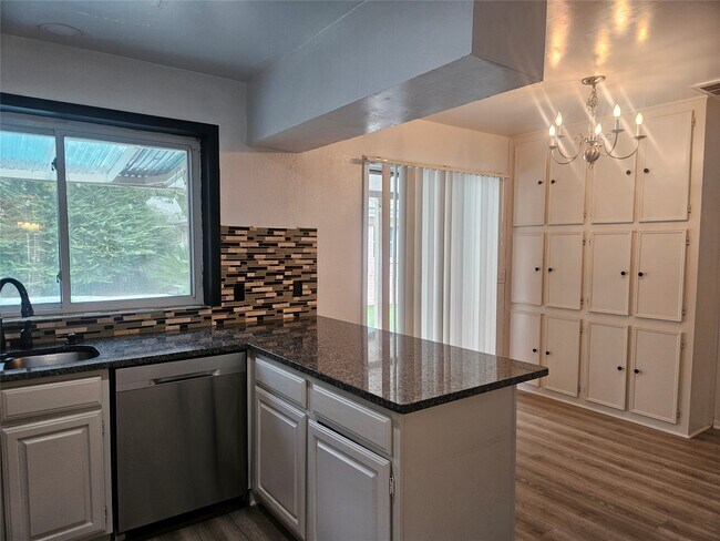 Foto del edificio - 4543 Pioneer Trail