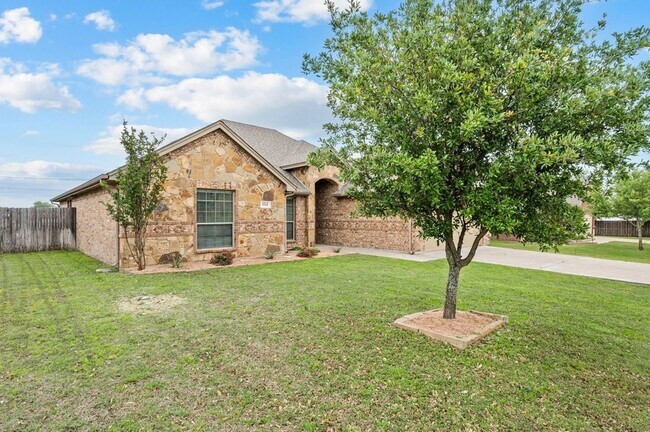 Foto del edificio - 104 Cold Track Dr