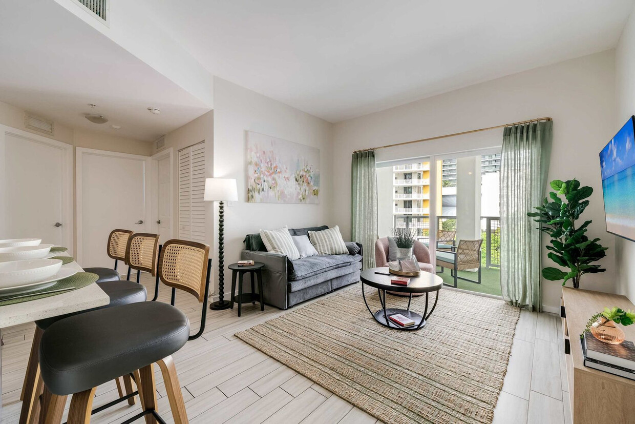 Foto principal - 481 NE 29th St