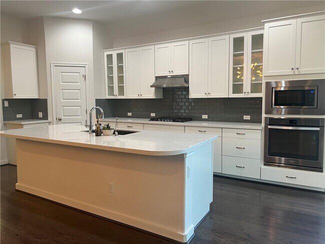 Building Photo - 8309 Evelina Trail