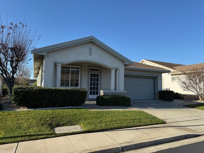 Building Photo - Summerset Living- with a Bonus Room