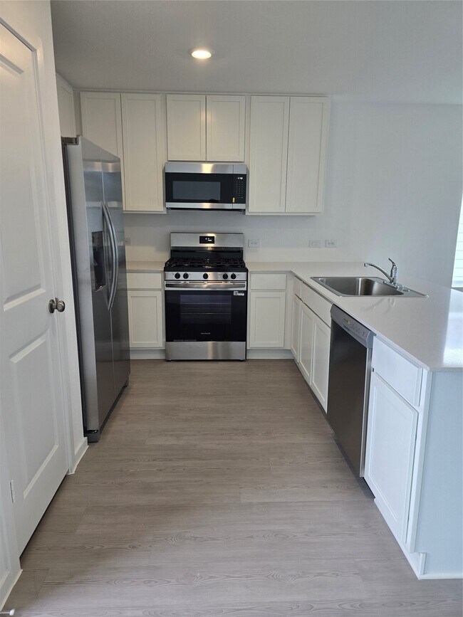 Foto del edificio - 25560 Blossom Ct