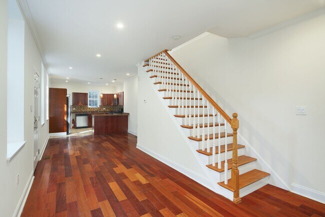 Building Photo - 532 N 19th St
