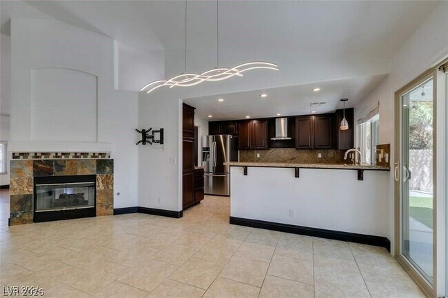 Foto del edificio - 240 Honeywood St
