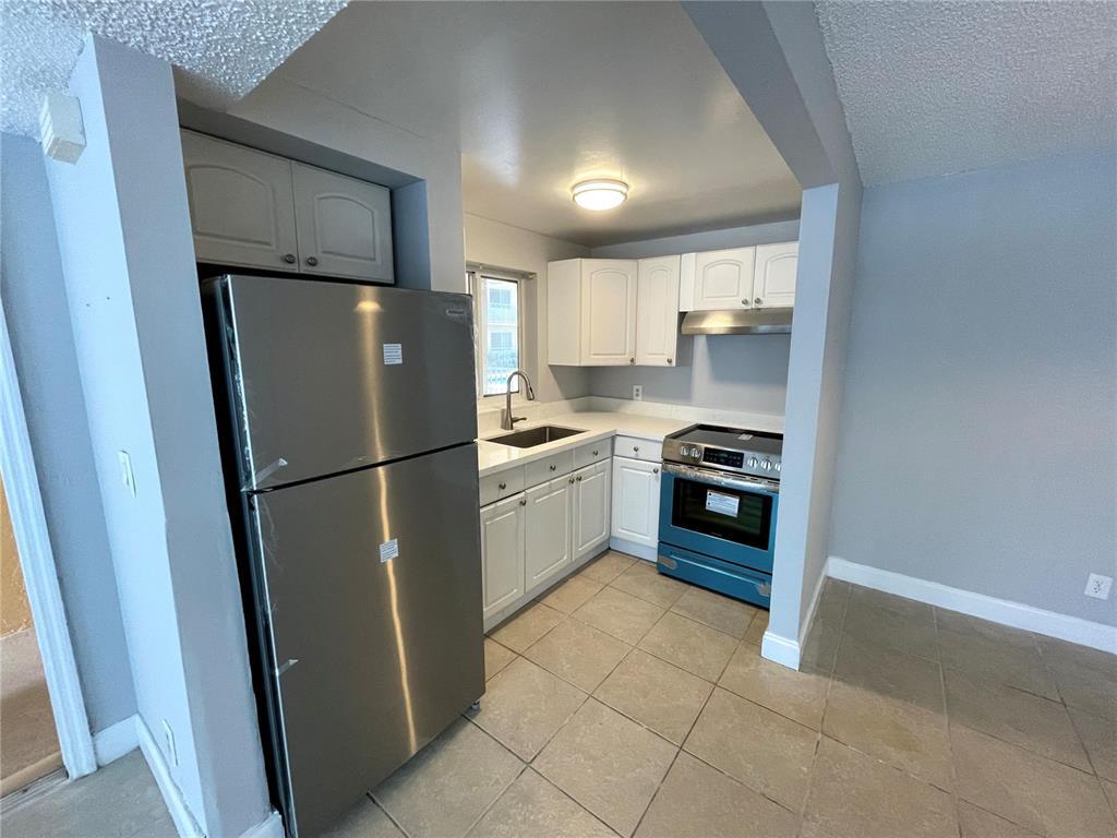 Foto principal - 7910 Taft St