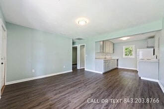 Building Photo - 1831 Dayton St