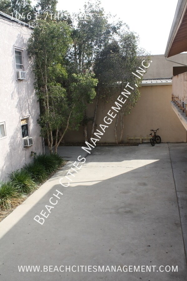 Foto del edificio - 1046 E 7th St