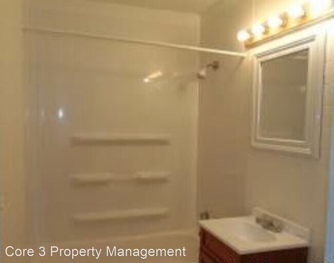 Building Photo - 3 br, 1 bath House - 1832 Greentree
