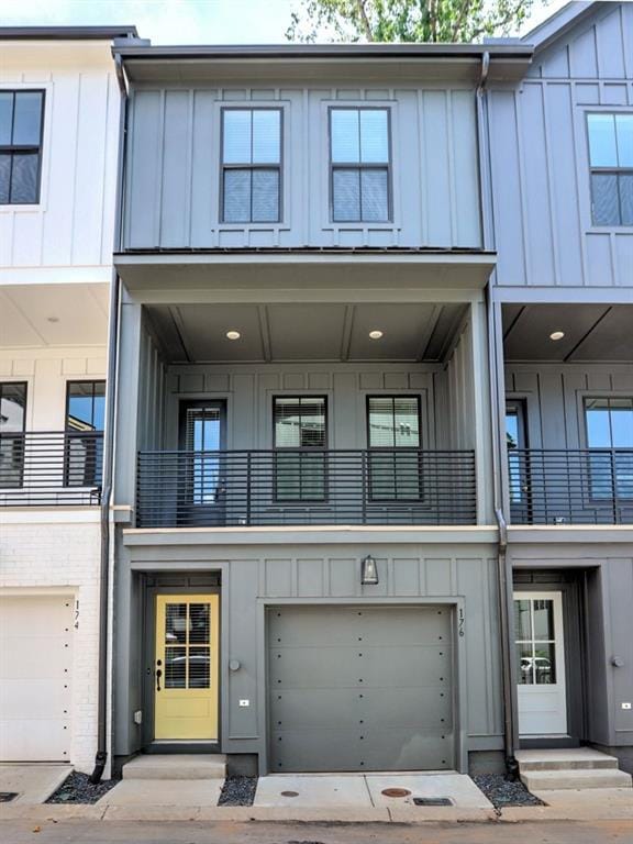 Building Photo - 176 Chestnut Cir
