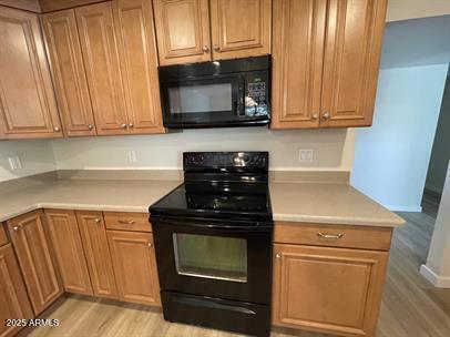 Building Photo - 2139 S La Rosa Dr