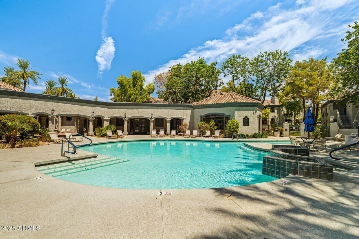 Foto principal - 15095 N Thompson Peak Pkwy