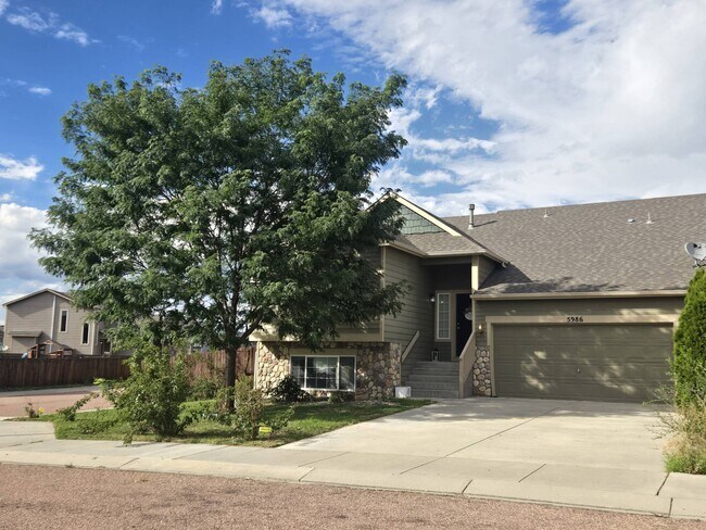 Building Photo - 5986 San Mateo Dr