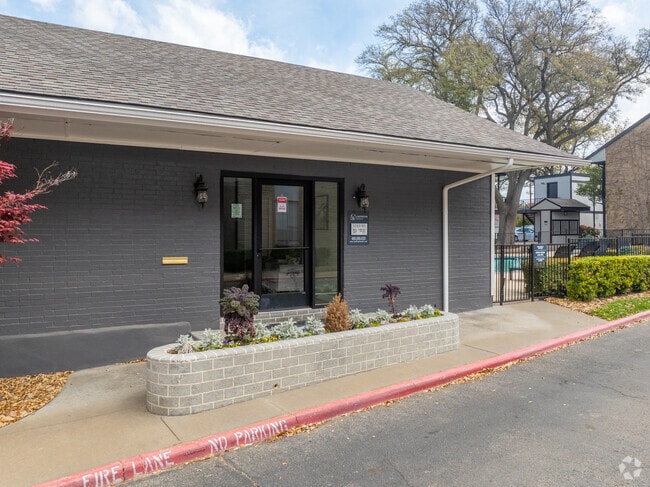 Entrance - Lakeridge Heights