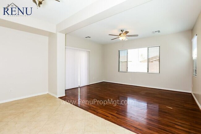 Foto del edificio - 50% Off First Month's Rent!  Available to ...