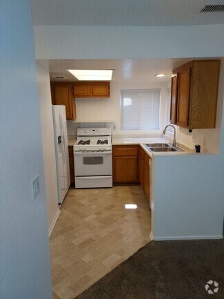 Building Photo - 2139 High Dunes Ln