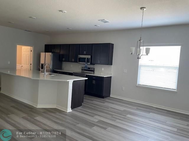 Foto del edificio - 1140 Mountain Flower Ln