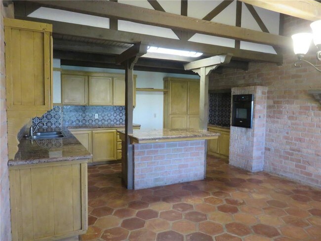 Foto del edificio - 5335 E Riverview St