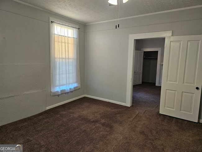 Building Photo - 1325 3rd St