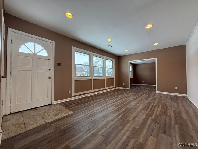 Building Photo - 52 Carol Ln