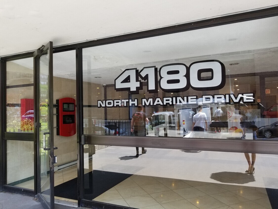 Foto principal - 4180 N Marine Dr