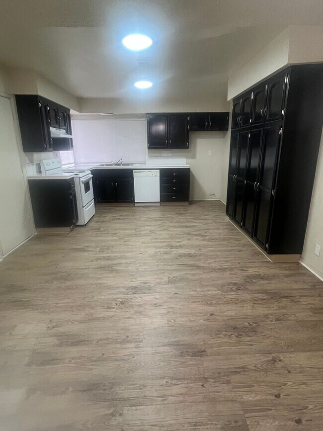 Foto del edificio - 1040 E Donna Dr