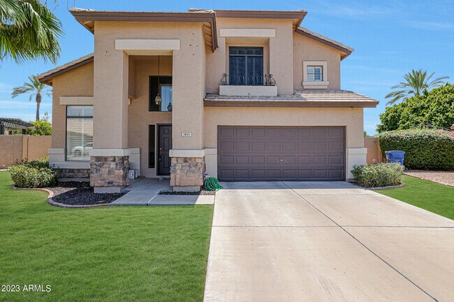 Building Photo - 1815 E Dava Dr