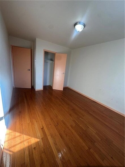 Foto del edificio - 2338 Dean St