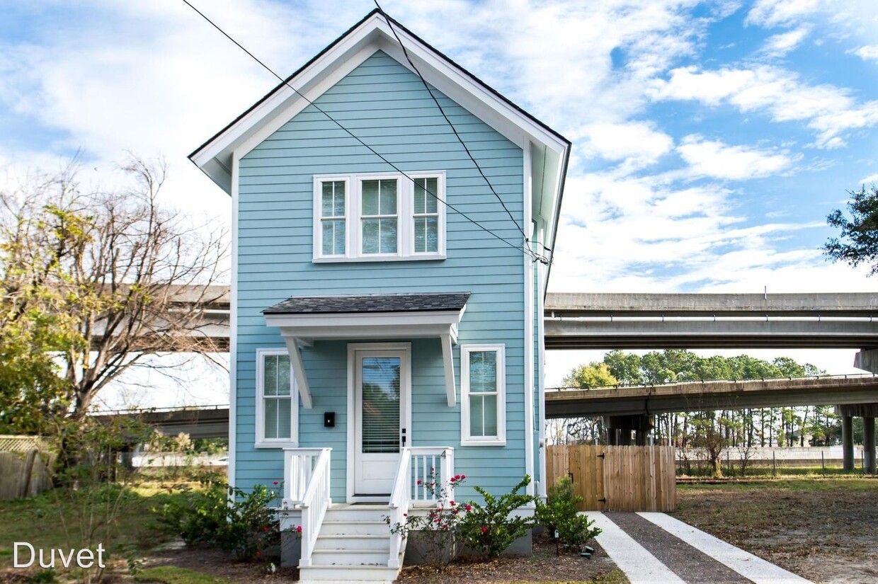 Primary Photo - 4 br, 3.5 bath House - 4 F Street