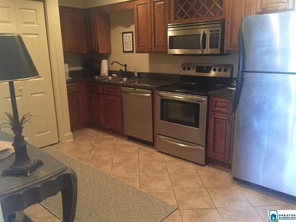 210 15th St Unit 09, Tuscaloosa, AL 35401 Condo for Rent in