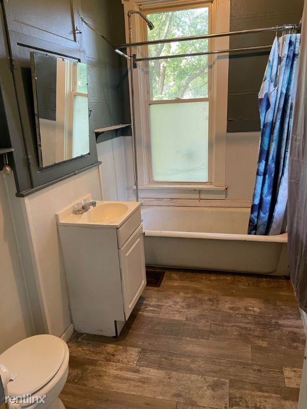 Building Photo - 3 br, 1 bath House - 1821 W Butler St