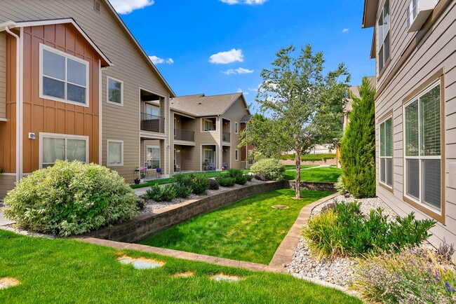 Building Photo - Fairway Meadows