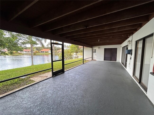Building Photo - 1048 NW 99th Ave