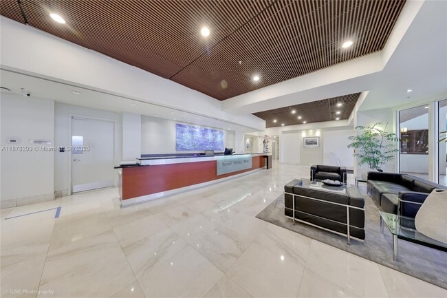 Building Photo - 1800 Sunset Harbour Dr