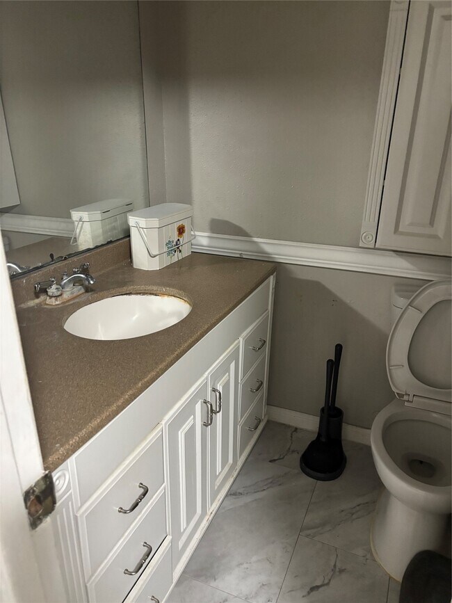 Foto del edificio - 2502 Colleen Dr