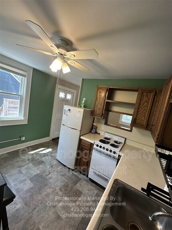 Building Photo - 310 S Parkdale Ave