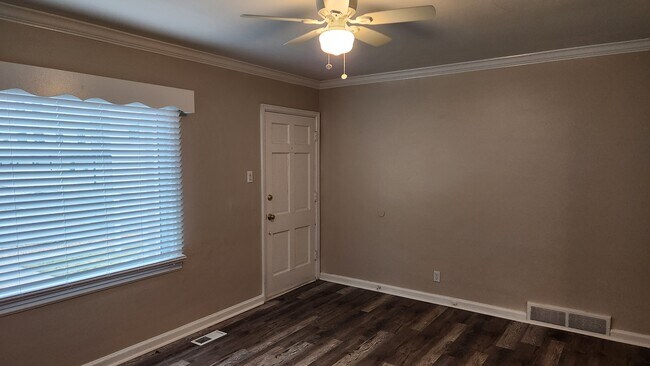 Foto del edificio - 1283 E Hudson Ave