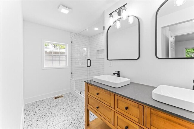 Foto del edificio - 487 Pasley Ave SE