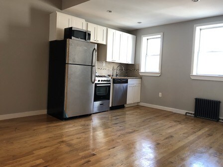 Primary Photo - 676 4th Ave