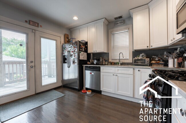 Foto del edificio - 2651 W Armitage Ave