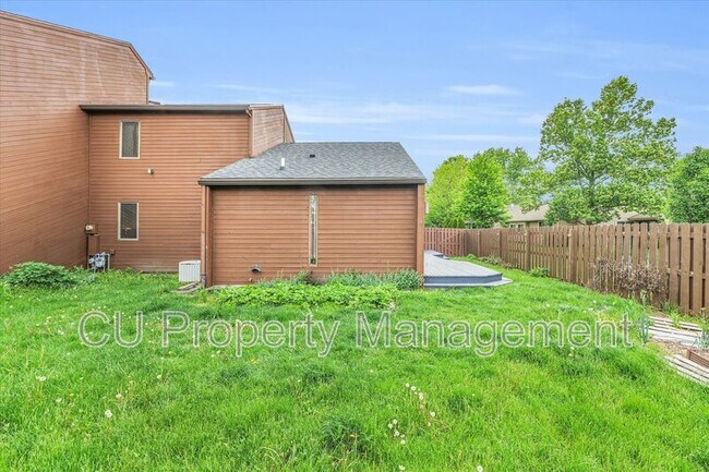 Foto del edificio - 1 Lyndhurst Village Ct