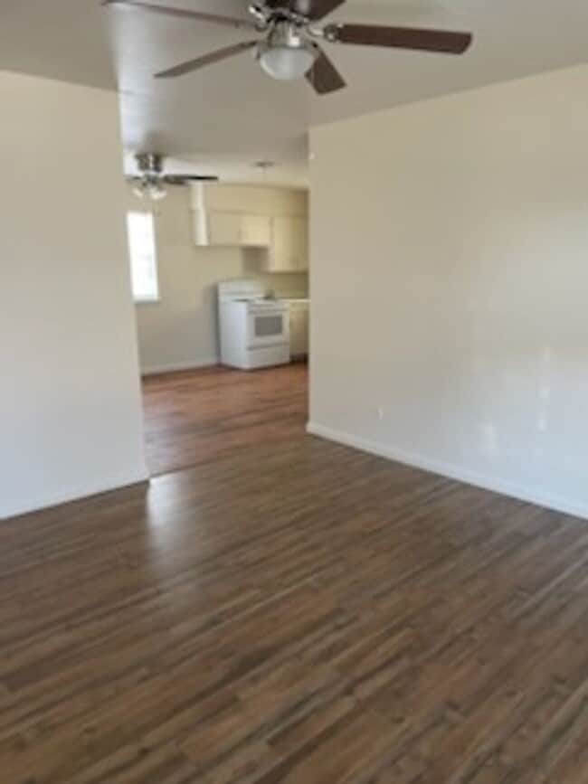 Foto del edificio - NICE HOME IN THE RIDGECREST AREA. PETS NEGOTIABLE WITH OWNERS APPROVALINS